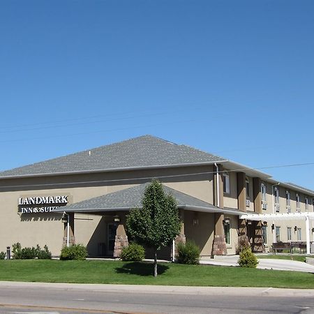 Landmark Inn And Suites เวอร์นอล ภายนอก รูปภาพ