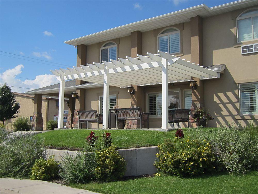 Landmark Inn And Suites เวอร์นอล ภายนอก รูปภาพ