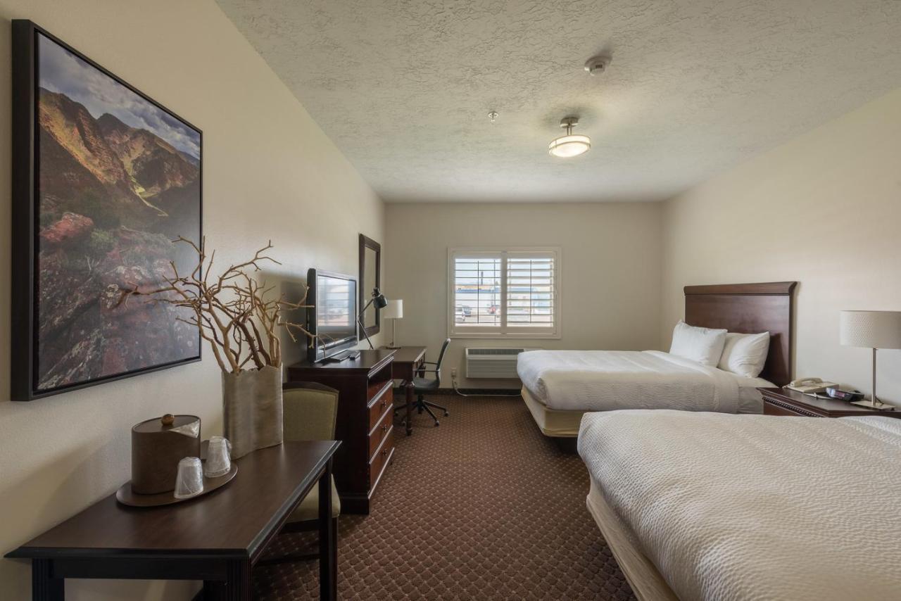 Landmark Inn And Suites เวอร์นอล ภายนอก รูปภาพ