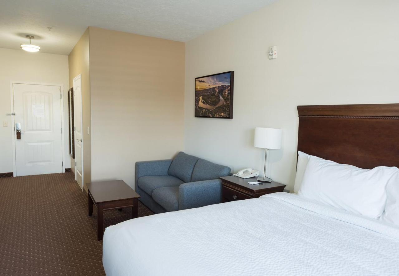 Landmark Inn And Suites เวอร์นอล ภายนอก รูปภาพ